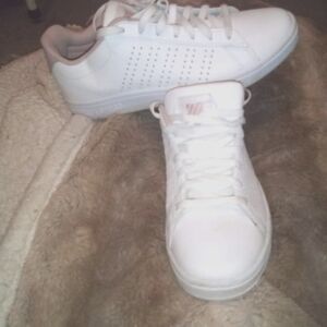 Nice Cute leather K Swiss shoes only worn A Couple Of Times.